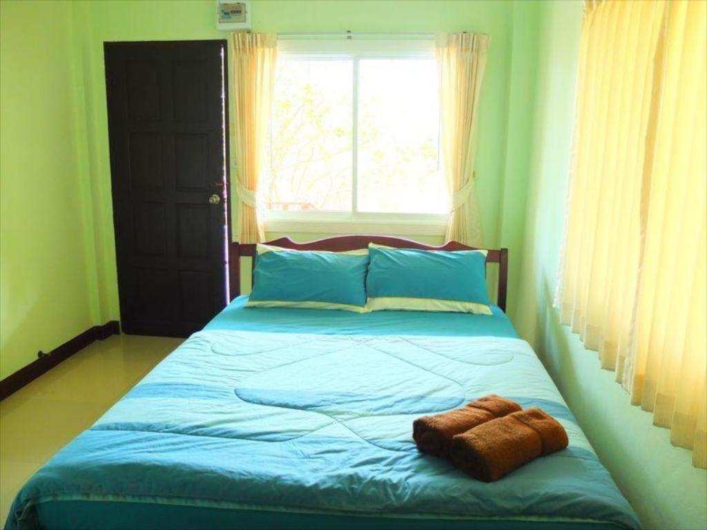 Kanchanaporn Resort Koh Larn Exteriör bild
