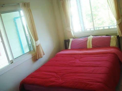 Kanchanaporn Resort Koh Larn Exteriör bild